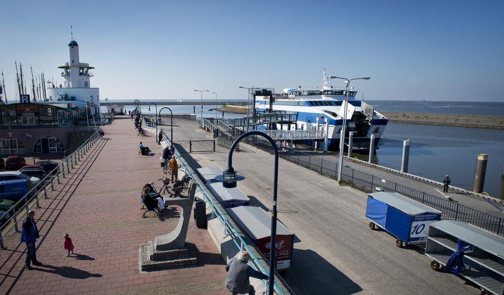 "De Bank" - Hotel Apartments Harlingen Exterior photo